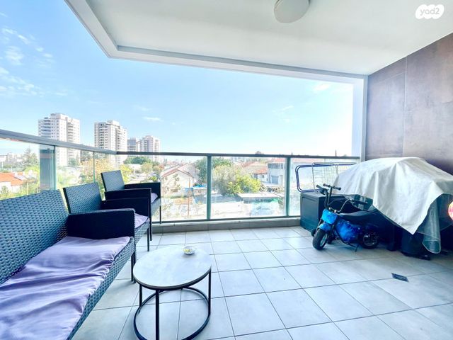 דירה, קלמן ביאלר, רחובות החדשה, רחובות