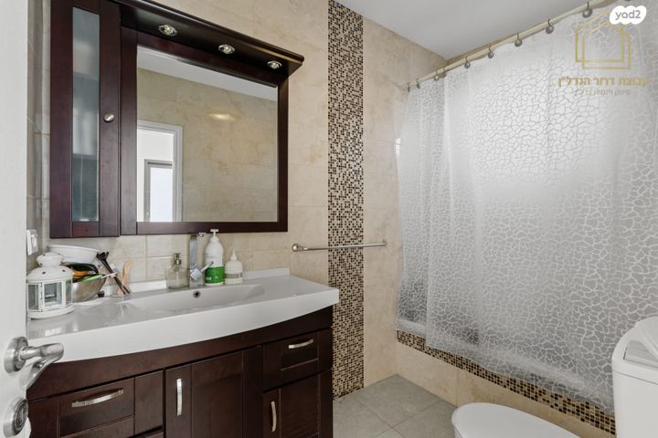 גג/ פנטהאוז, קרן היסוד 34, קרית שרת מערב, חולון