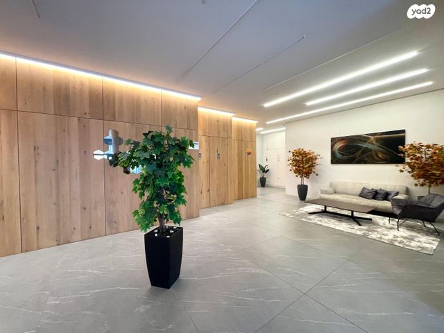 דירה, קלמן ביאלר, רחובות החדשה, רחובות