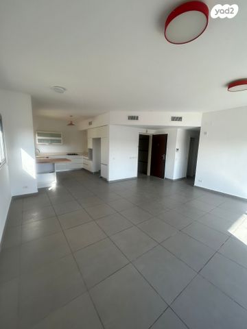 דירה, דן שומרון, הרצליה הירוקה, נווה עובד, הרצליה