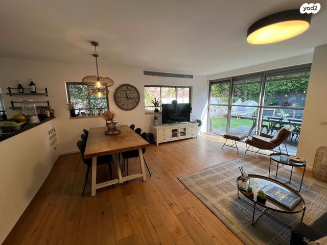 דירת גן, זלמן שניאור, מרכז, הרצליה