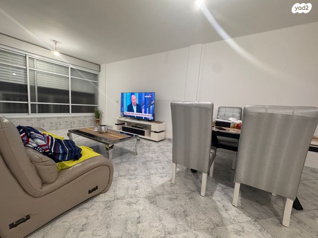 אברהם שפירא 