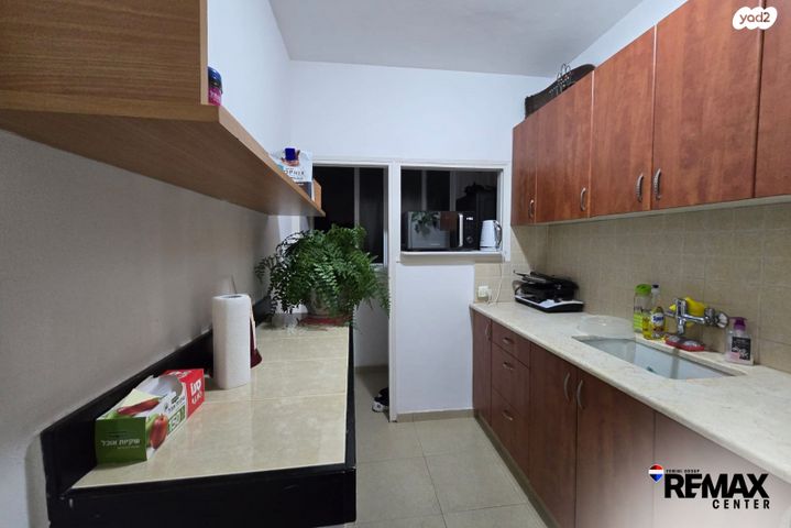 דירה, רמב"ם, רמב"ם, ראשון לציון