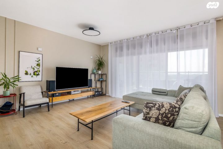 דירה, פקיעין 2, אבן גבירול, רחובות