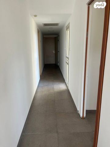 גג/ פנטהאוז, חיים בר לב, גן מוטה גור, עכו