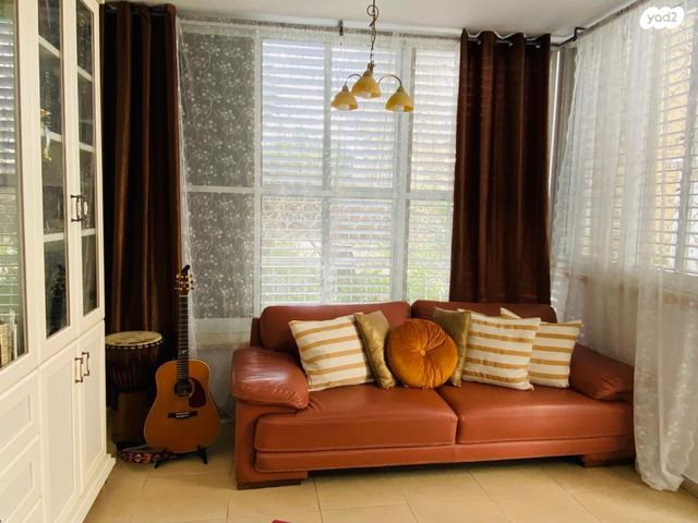 דירת גן, עזרא, ג' / מרכז מזרח העיר, רחובות