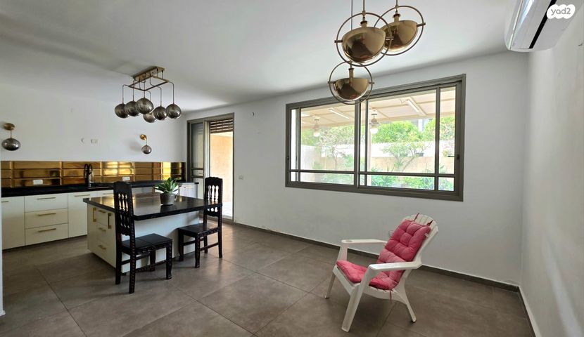 דירת גן, ברל כצנלסון 10, קרית ספיר, כפר סבא