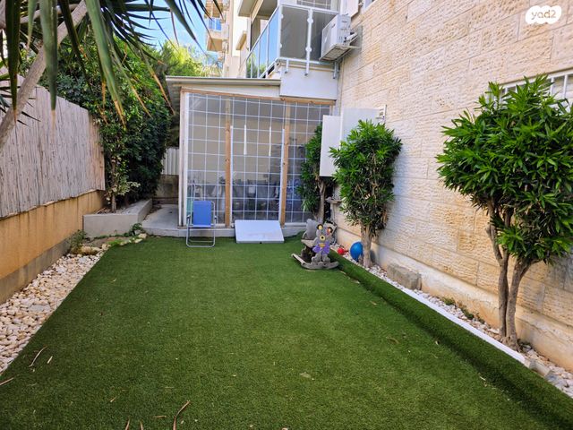 דירת גן, הרדוף, נאות כרמל, טירת כרמל