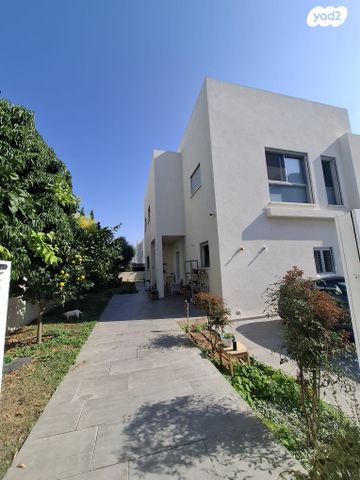 דו משפחתי, שרונה, כפר יונה