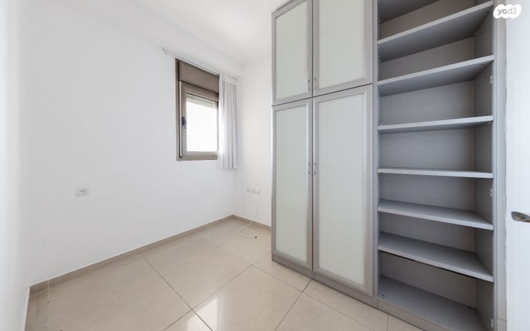 דירה, דודו דותן, עיר ימים, נתניה