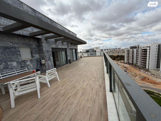 גג/ פנטהאוז, יצחק שמיר 17, נתיבות