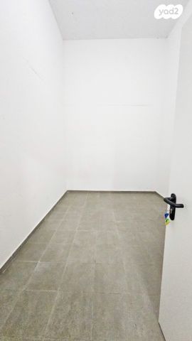 דירה, שיר השירים 56, גן יבנה מערב, גן יבנה