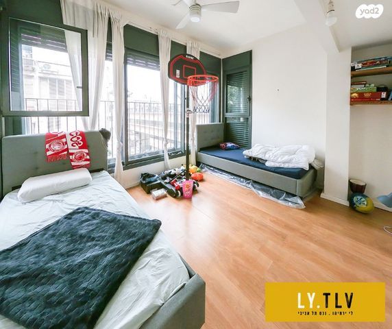 דירה, איתמר בן אב"י 5, גני שרונה, קרית הממשלה, תל אביב יפו