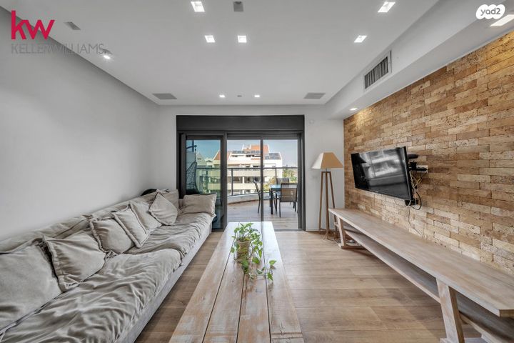 דופלקס, הורד, קרית הפרחים - 2005, רעננה