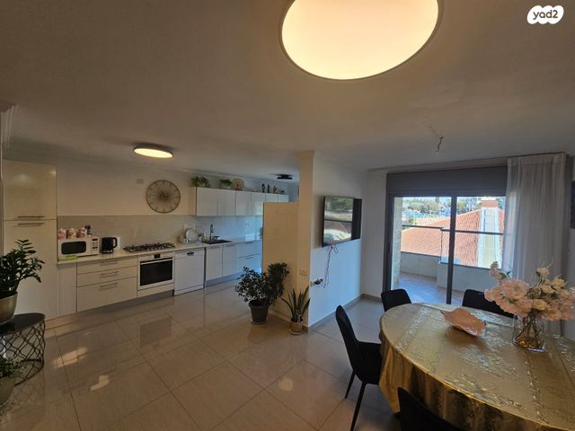 דירה, אברהם שטרן, קרית היובל, ירושלים