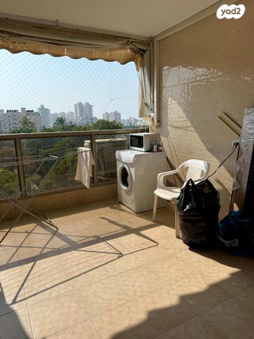 דירה, יהואחז המלך, רובע י"ג, אשדוד