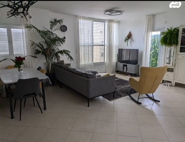 גג/ פנטהאוז, דונש, רמת גן