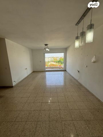 דירה, האשל, כפר סבא