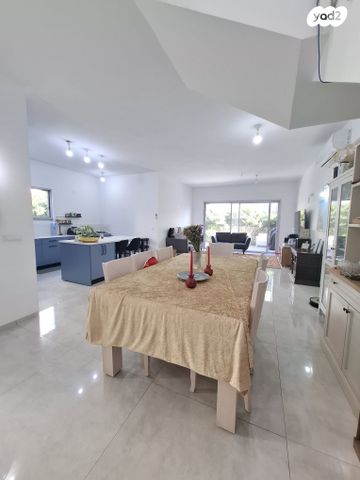 דו משפחתי, שרונה, כפר יונה