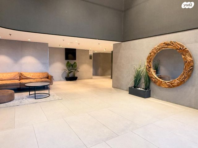 חיים לסקוב 7