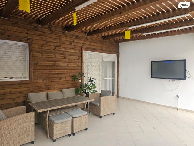 דירת גן, שדרות