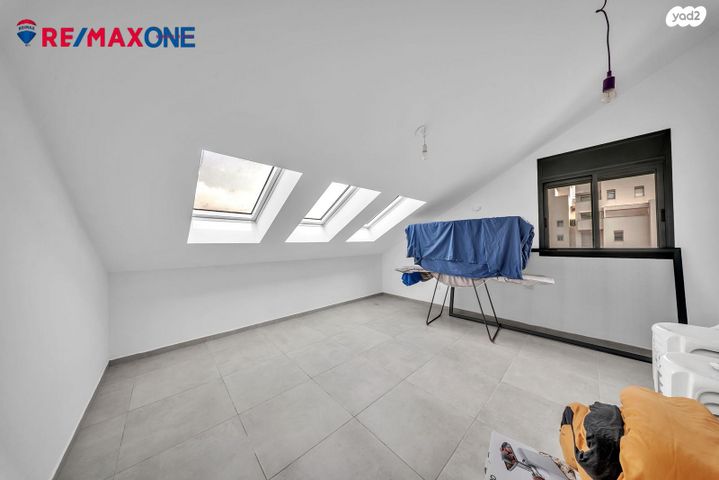 גג/ פנטהאוז, ברל כצנלסון, כפר סבא