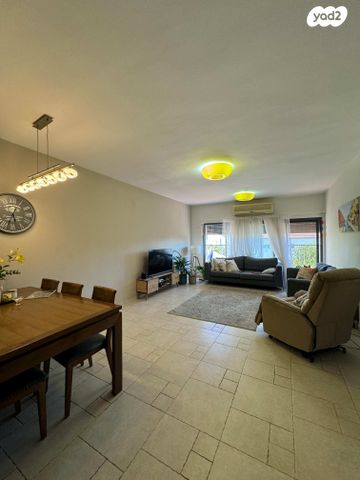 דירת גן, חיים סירני, קרית היובל, ירושלים