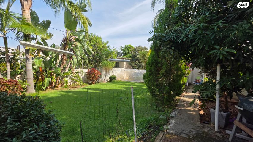 דו משפחתי, מורשה, רמת השרון