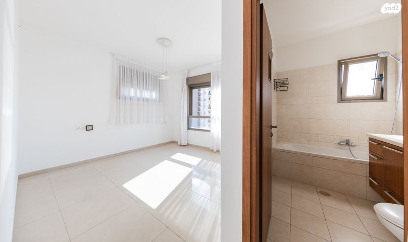 דירה, דודו דותן, עיר ימים, נתניה