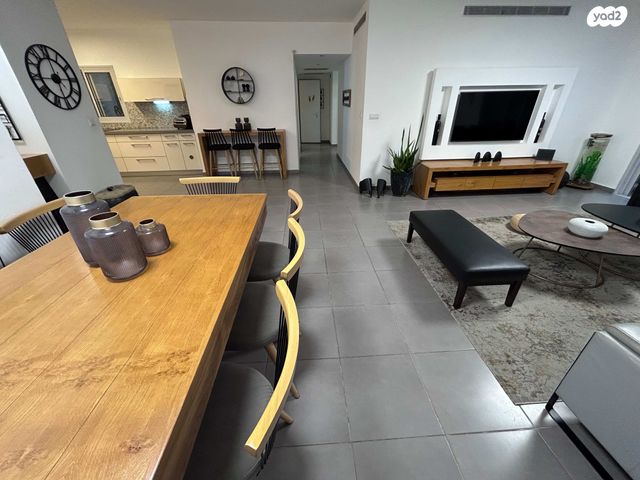 דירה, שדרות ששת הימים 14, מרכז, כפר סבא