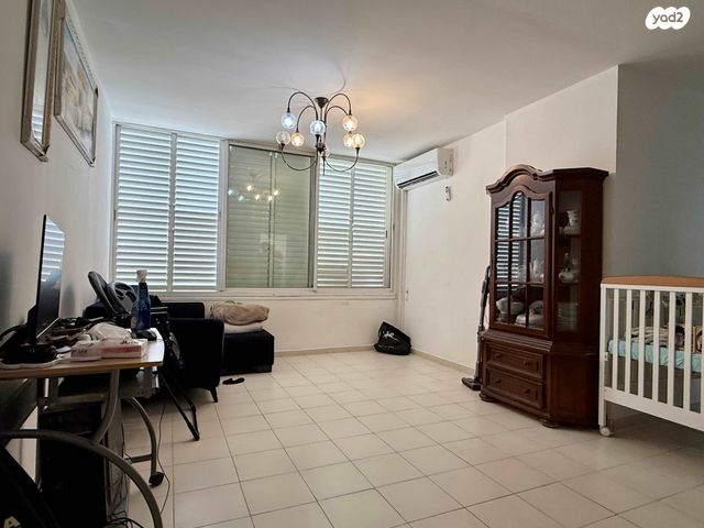 דירה, יהואחז המלך, רובע י"ג, אשדוד