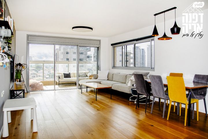 דירה, שדרות מנחם בגין 25, גבעת אולגה, חדרה