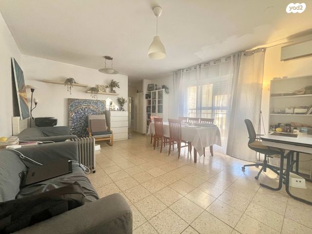 דירה, שמחה הולצברג, פסגת זאב, ירושלים