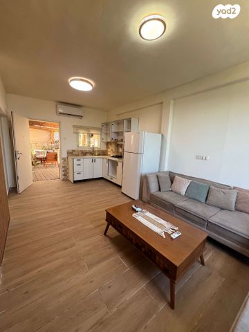 בית פרטי/ קוטג', קיבוץ גלויות, גבעת נשר, נשר