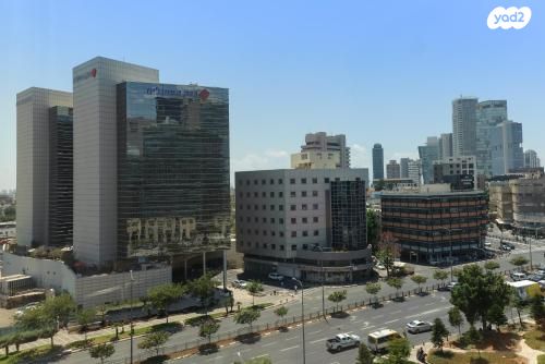 גג/ פנטהאוז, מונטיפיורי, הרכבת, תל אביב יפו