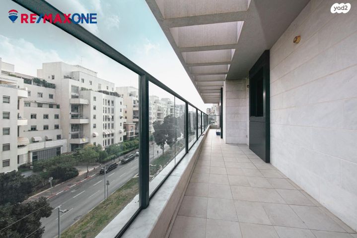 גג/ פנטהאוז, ברל כצנלסון, כפר סבא