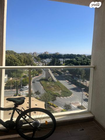 גג/ פנטהאוז, חיים בר לב, גן מוטה גור, עכו