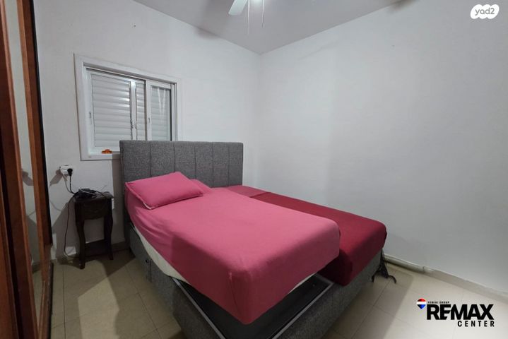 דירה, רמב"ם, רמב"ם, ראשון לציון