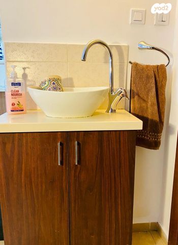 דירת גן, עזרא, ג' / מרכז מזרח העיר, רחובות