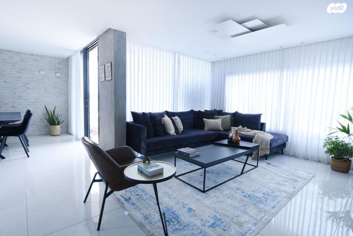 גג/ פנטהאוז, יהושע רבינוביץ 2, בן גוריון, חולון