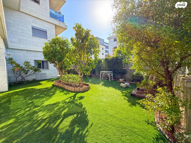 דירת גן, מרכז, הרצליה