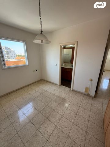 דירה, האשל, כפר סבא