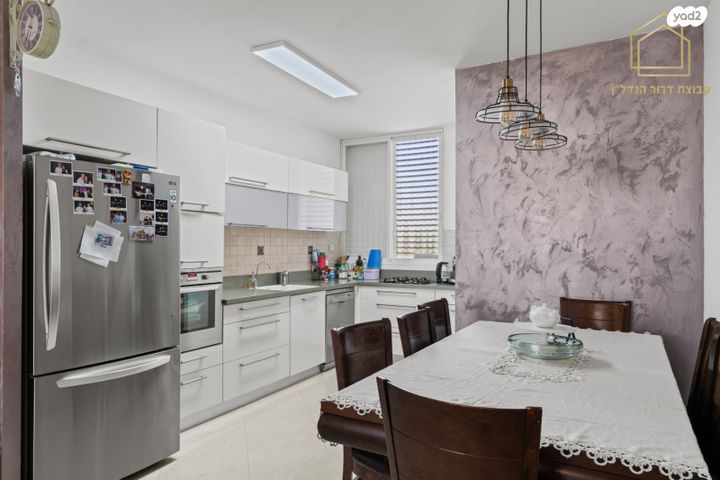 גג/ פנטהאוז, קרן היסוד 34, קרית שרת מערב, חולון