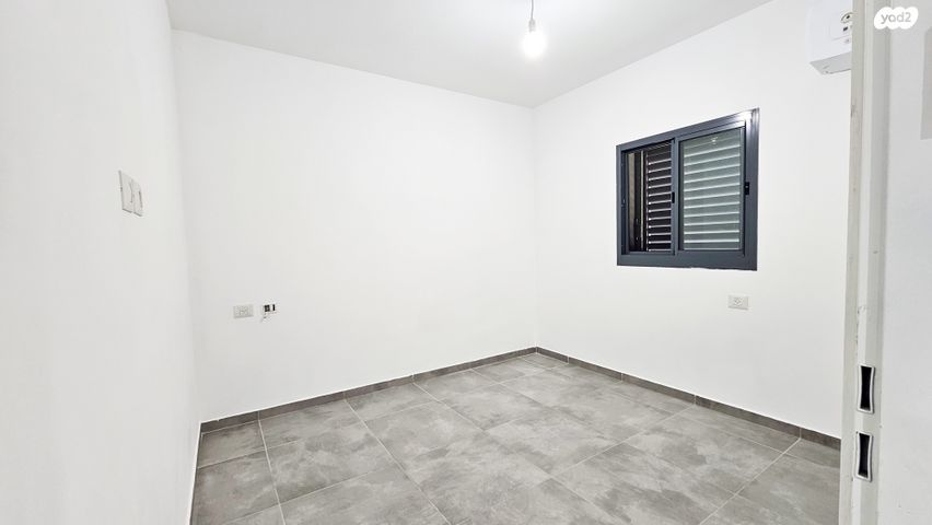 דירה, שיר השירים 56, גן יבנה מערב, גן יבנה