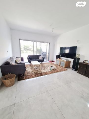 דו משפחתי, שרונה, כפר יונה