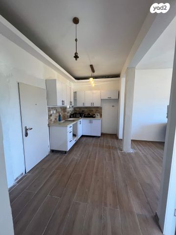 בית פרטי/ קוטג', קיבוץ גלויות, גבעת נשר, נשר