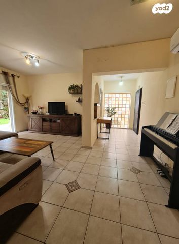 דירת גן, נחל הצבי, קרית רבין, מגדל העמק