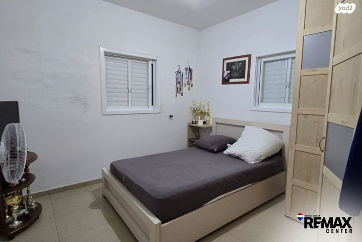 דירה, רמב"ם, רמב"ם, ראשון לציון