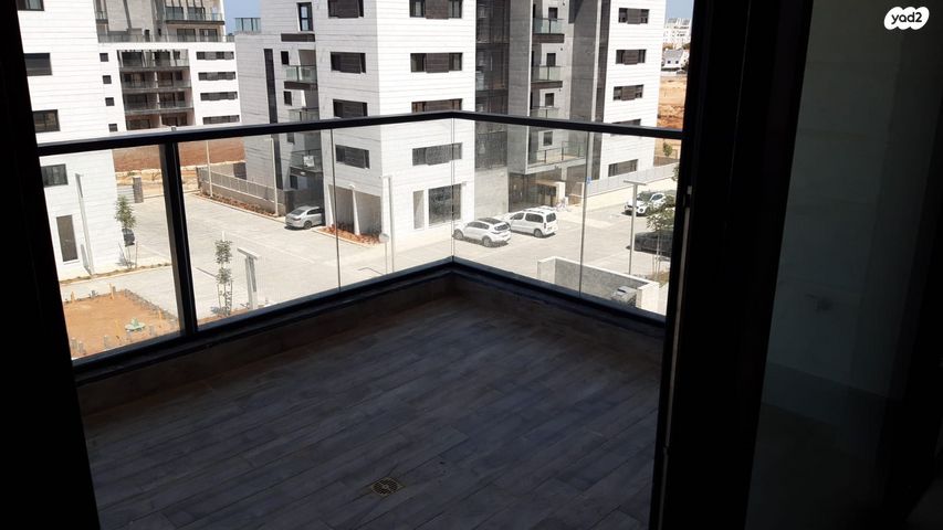 דירה, אור ים, אור עקיבא