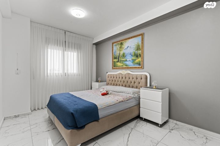 דירה, רמב"ם, ראשון לציון